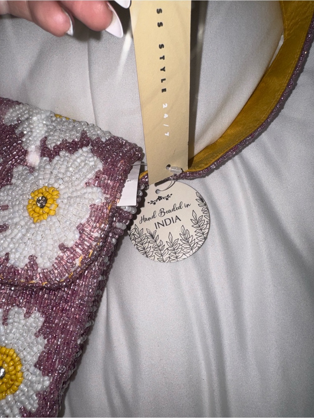 White Daisy Beaded Shoulder Bag Handmade in India New with Tags - Picture 15 of 15